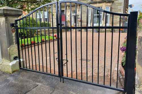 Double Arched Box Section Driveway Gate