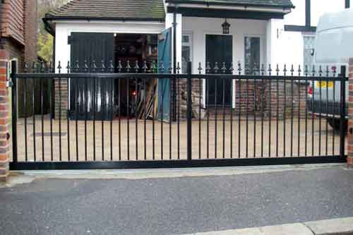 Simple Metal Railhead Double Low Driveway Gate